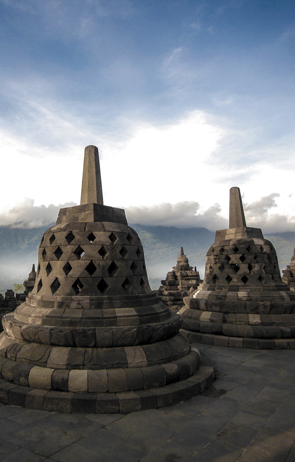 homepage portrait borobudur