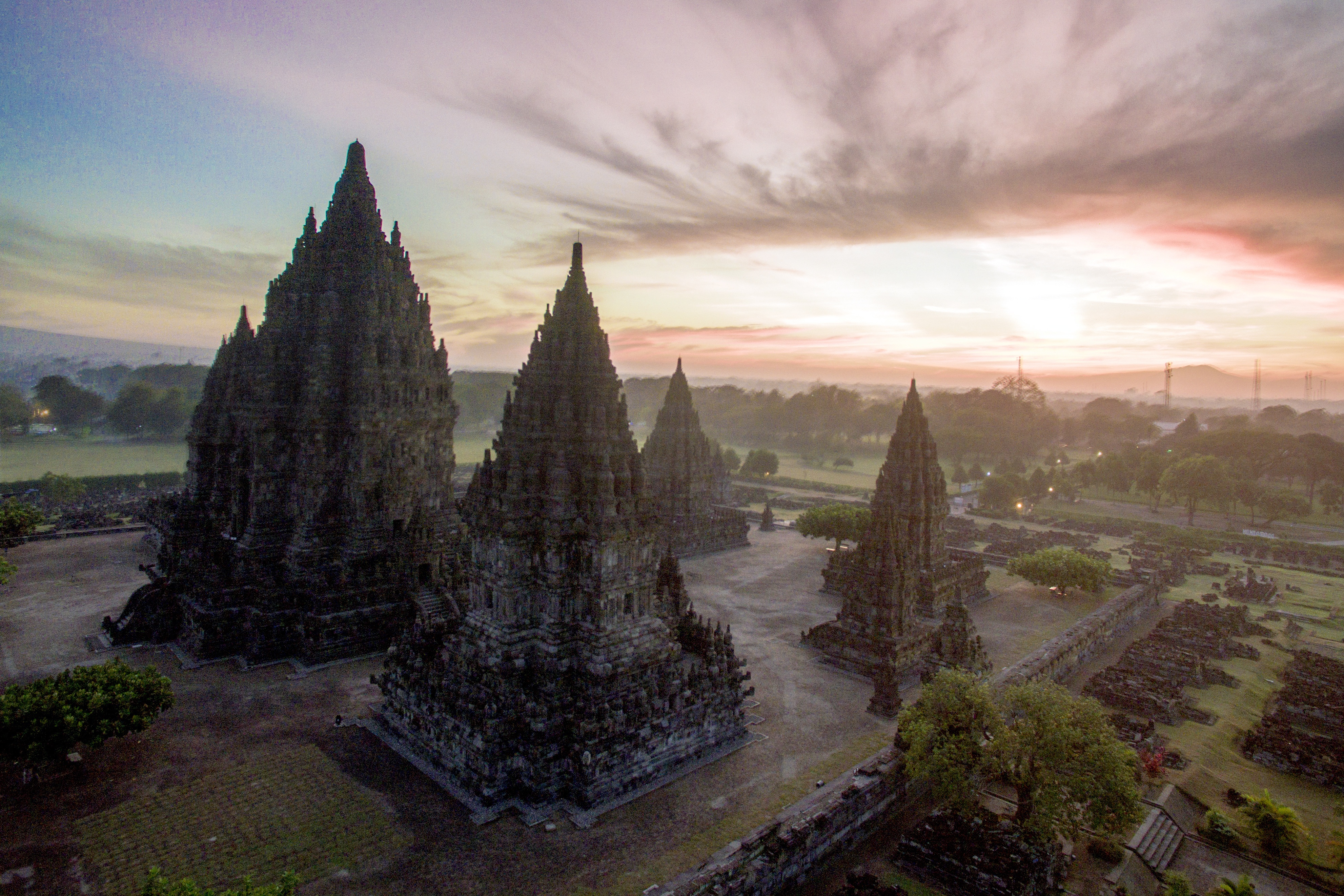 Lihatlah lebih dalam di Candi Prambanan Taman Wisata Candi