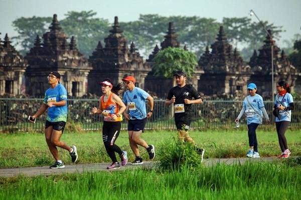 Mandiri Jogja Marathon 2018: International Marathon Run at Prambanan